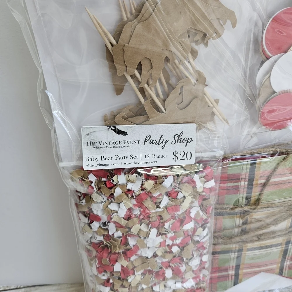 LITTLE BEAR- Red and White Party Decorations Set